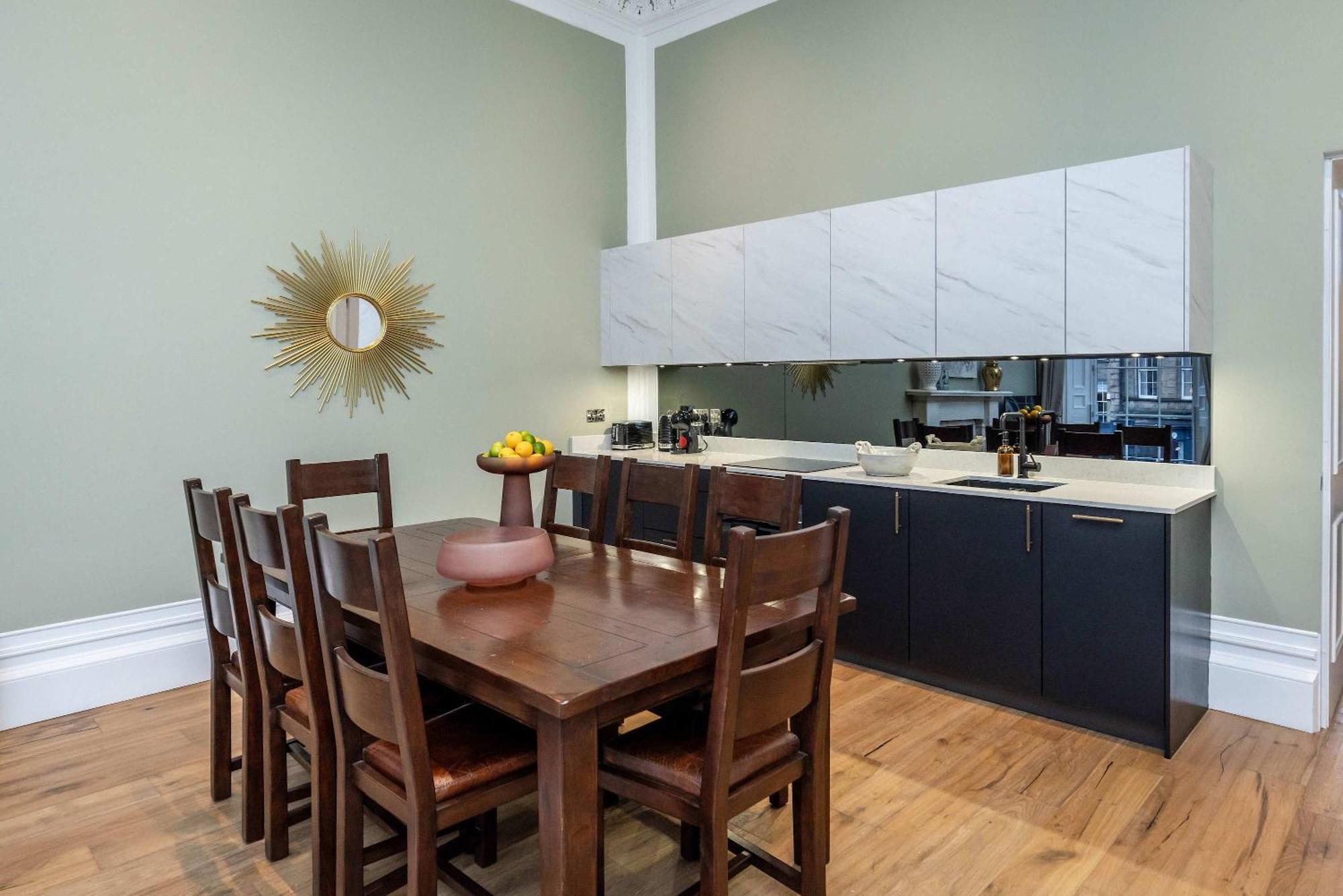 Dragon Suites Luxury Apartments At 9 Albyn Place 爱丁堡 外观 照片