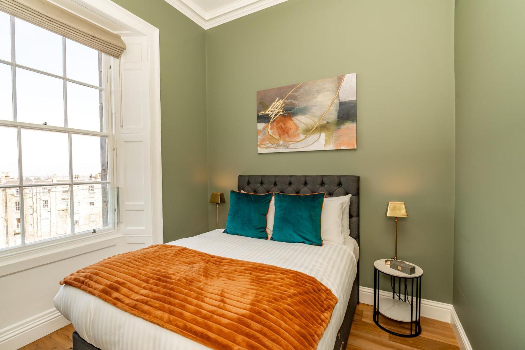 Dragon Suites Luxury Apartments At 9 Albyn Place 爱丁堡 外观 照片